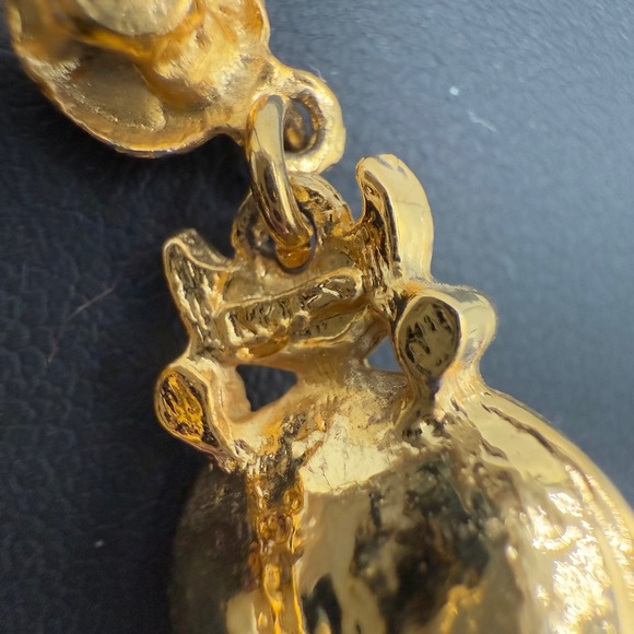 Elegant Gold Tone and Faux Pearl Minimalist Earrings - Picture 5 of 13